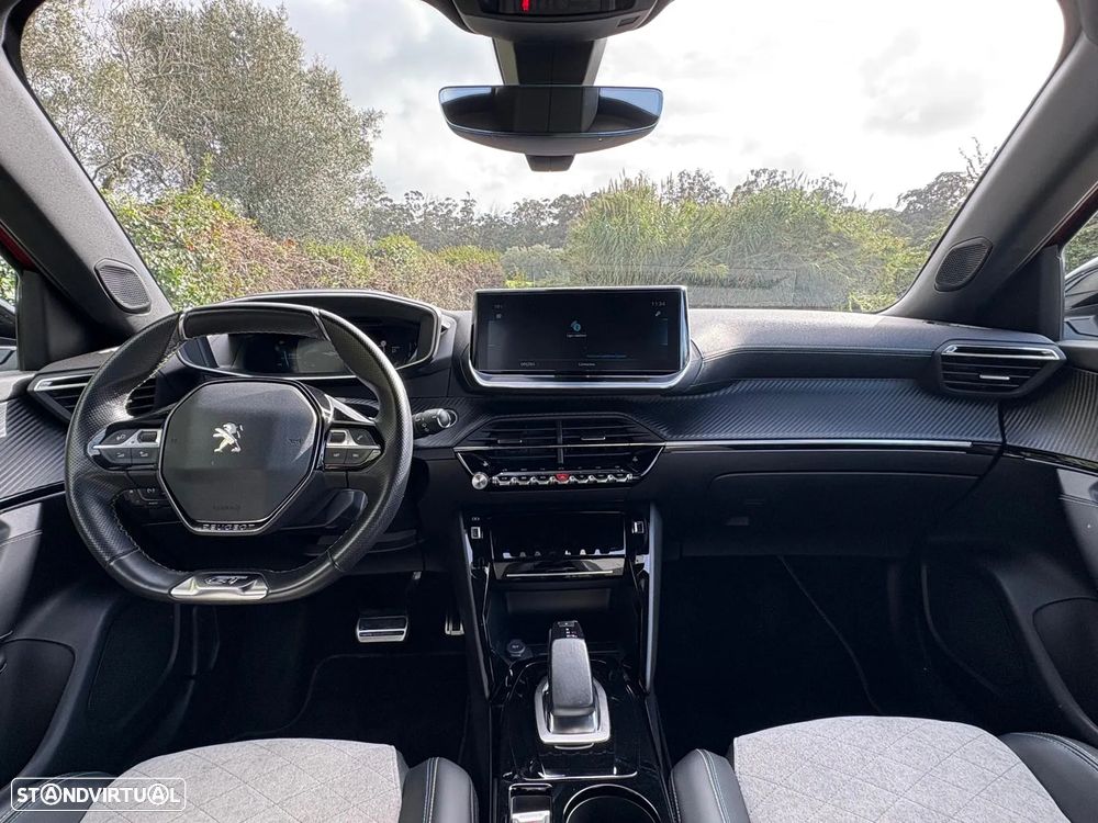 Peugeot e-2008 54 kWh GT - 16