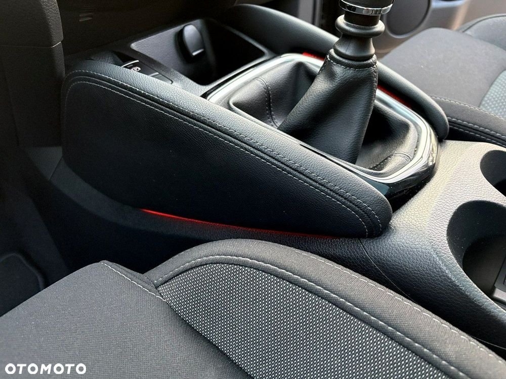 Nissan Qashqai 1.5 dCi N-Connecta - 12