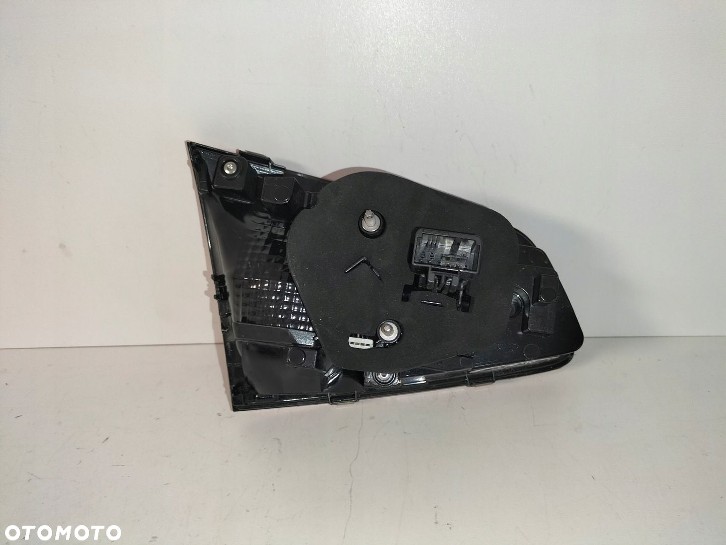 Lampa tylna tył prawa VW PASSAT B8 14- SEDAN LED - 4