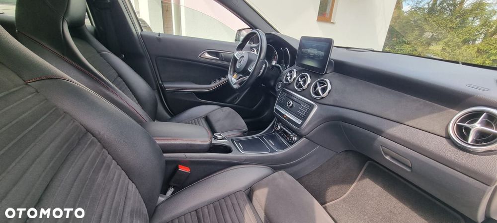 Mercedes-Benz GLA 220 4-Matic AMG Line - 4