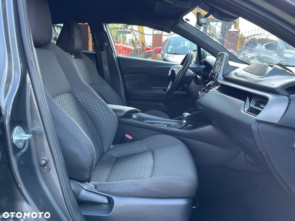 Toyota C-HR 1.8 Hybrid Neon Lime powered by JBL - 21