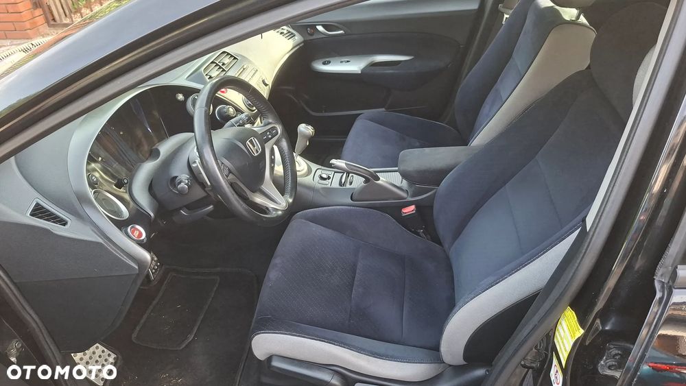 Honda Civic 1.8 Executive - 12