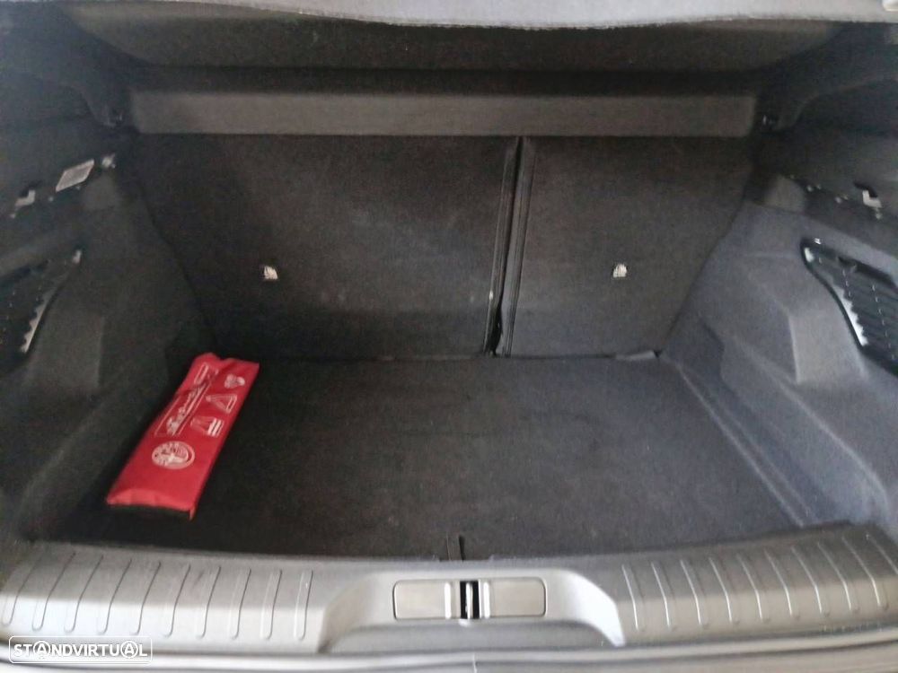 Alfa Romeo Junior 1.2 eDCT6 - 6