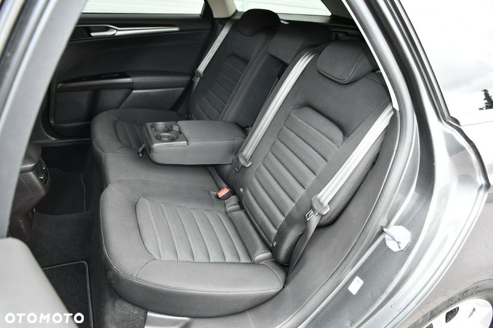 Ford Mondeo - 32