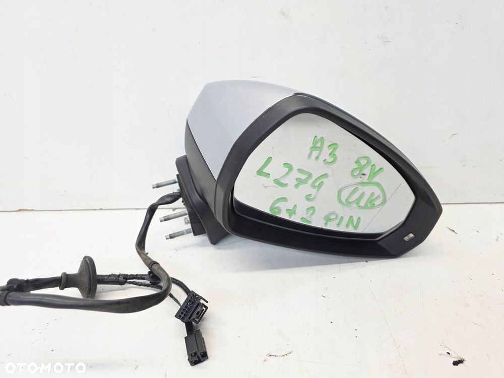 LUSTERKO ZEWNĘTRZNE PRAWE AUDI A3 8V 8V3 8V4 LZ7G 6+2 PIN UK