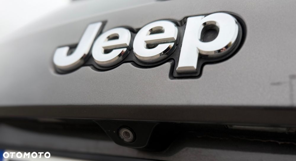 Jeep Grand Cherokee - 15