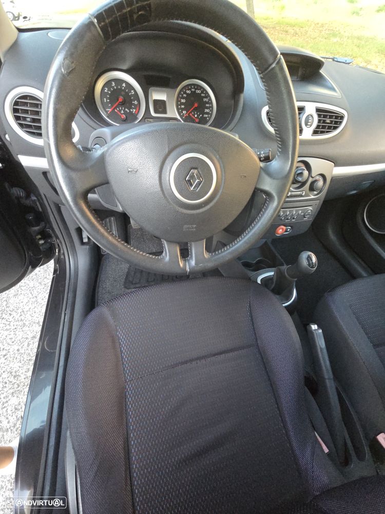 Renault Clio 1.2 16V Dynamique S - 17