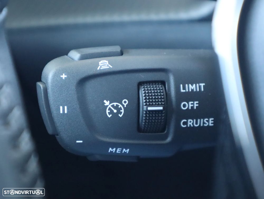 Peugeot 2008 1.2 Hybrid Allure e-DCS6 - 33