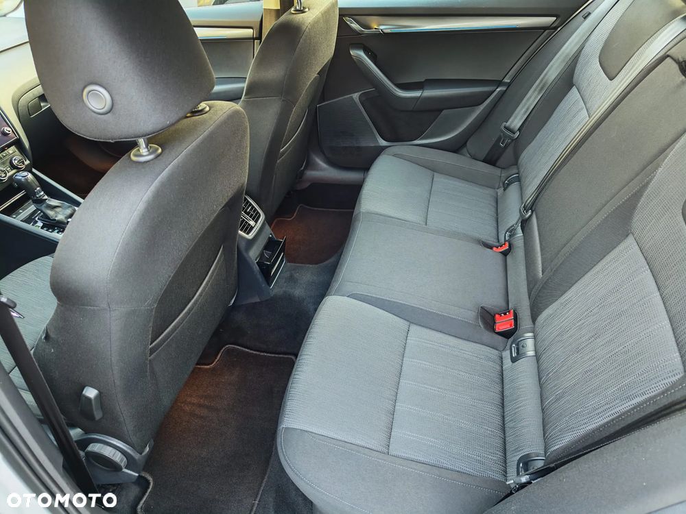 Skoda Octavia 1.4 TSI Edition DSG - 11