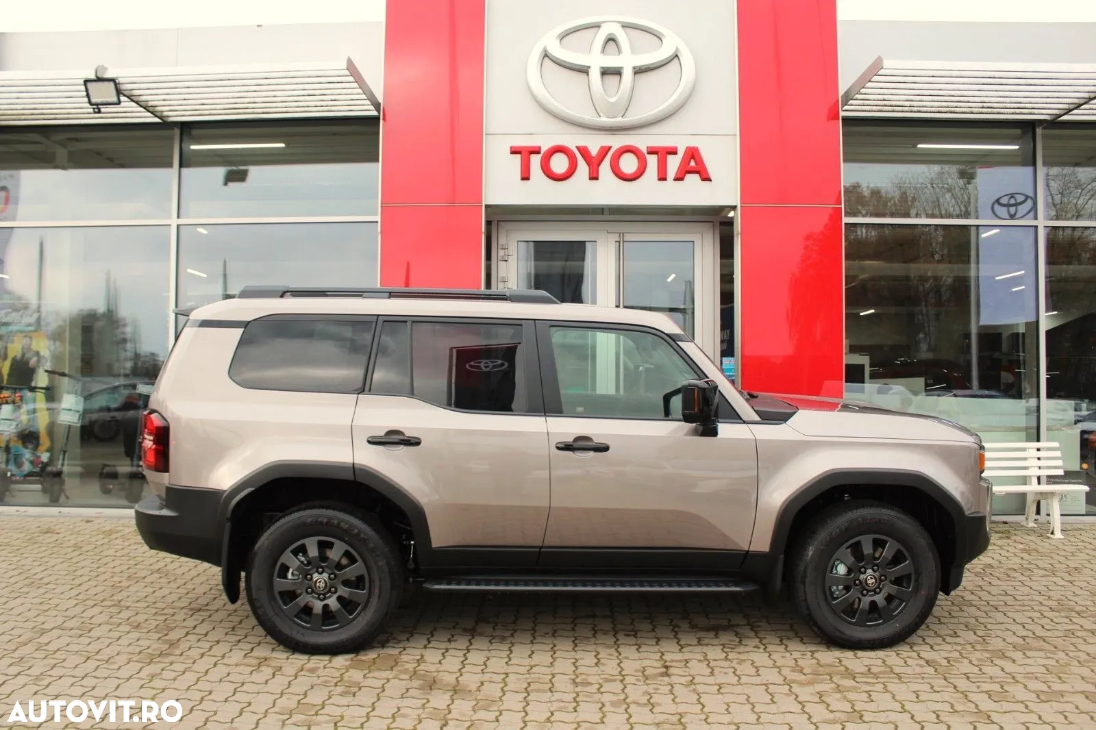 Toyota Land Cruiser 250 2.8l D-4D 204 CP A/T 7 locuri Executive - 12