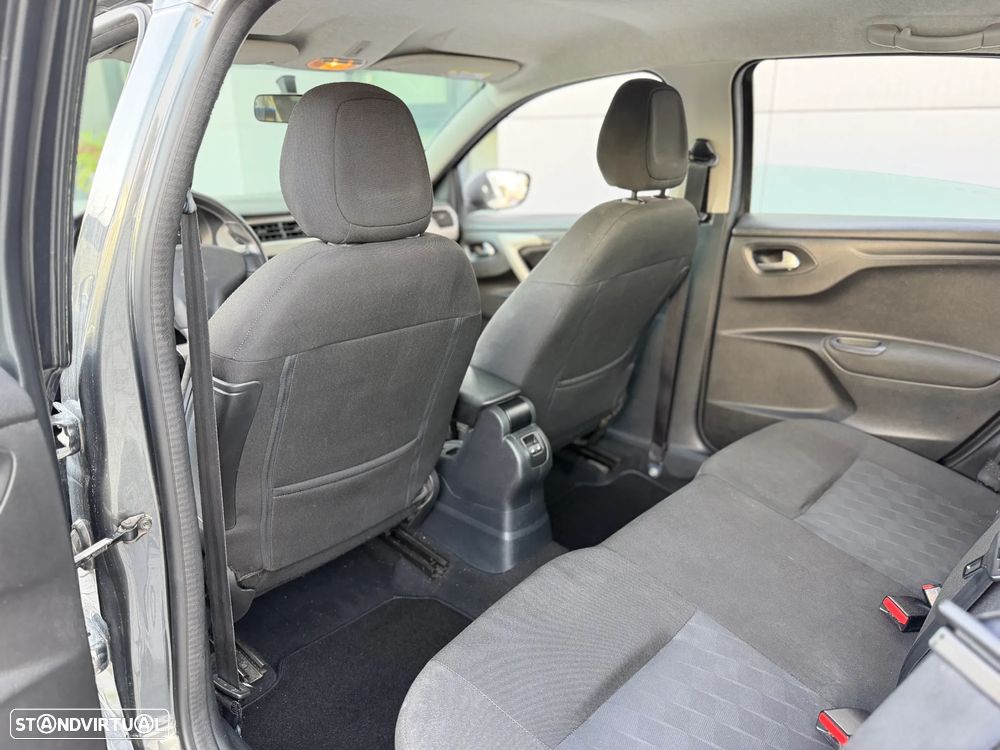 Citroën C-Elysée 1.2 PureTech Shine - 26