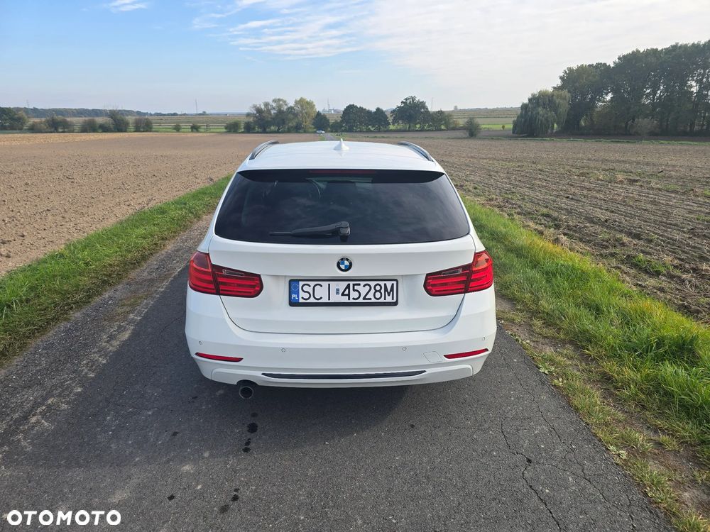 BMW 3 Series 2012 photo 4