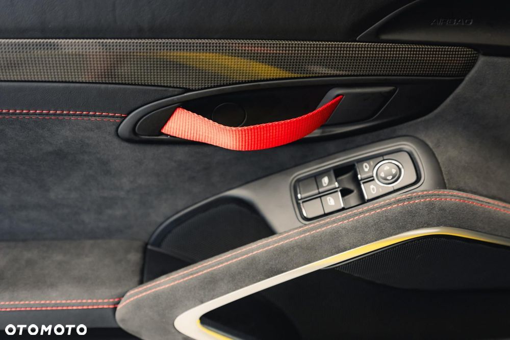 Porsche Cayman GT4 - 28