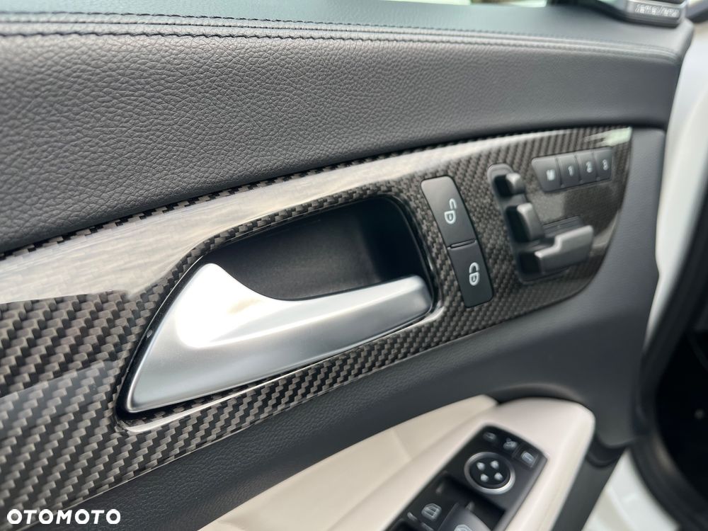 Mercedes-Benz CLS 63 AMG AMG SPEEDSHIFT MCT - 13
