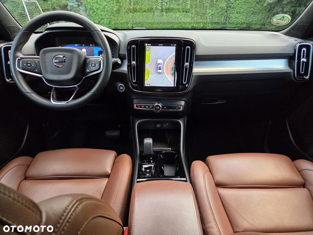 Volvo XC 40 B3 B DKG Plus Black Edition - 32