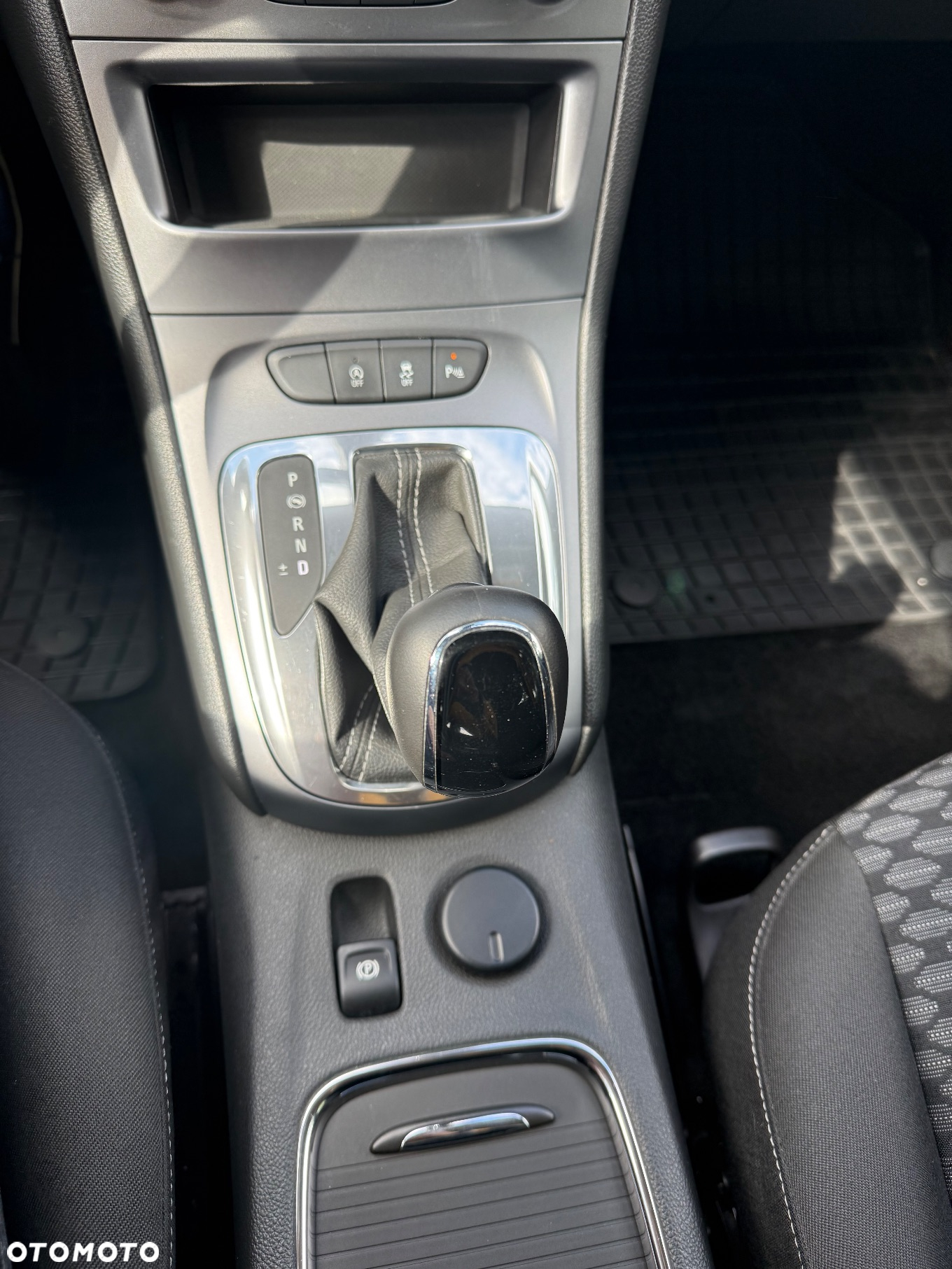 Opel Astra V 1.4 T Enjoy S&S - 12