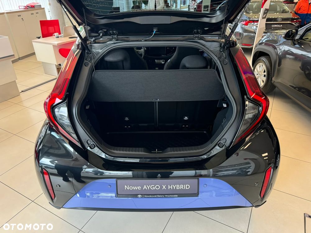 Toyota Aygo X Hybrid 1.5 Style e-CVT - 11