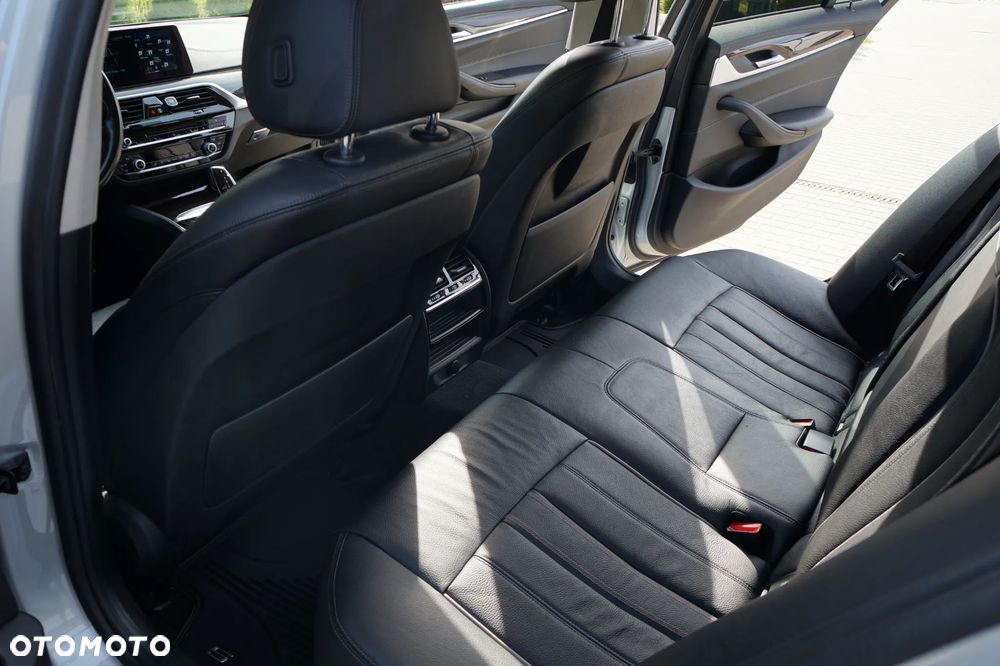 BMW Seria 5 540i xDrive Luxury Line - 9