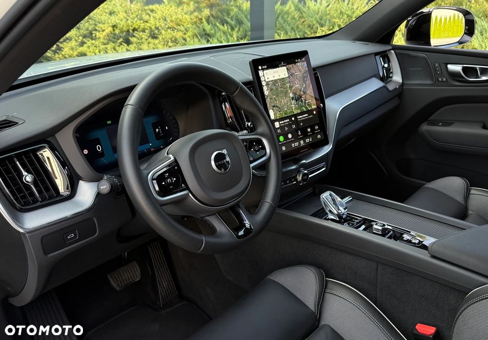 Volvo XC 60 B5 B AWD Plus Dark - 8