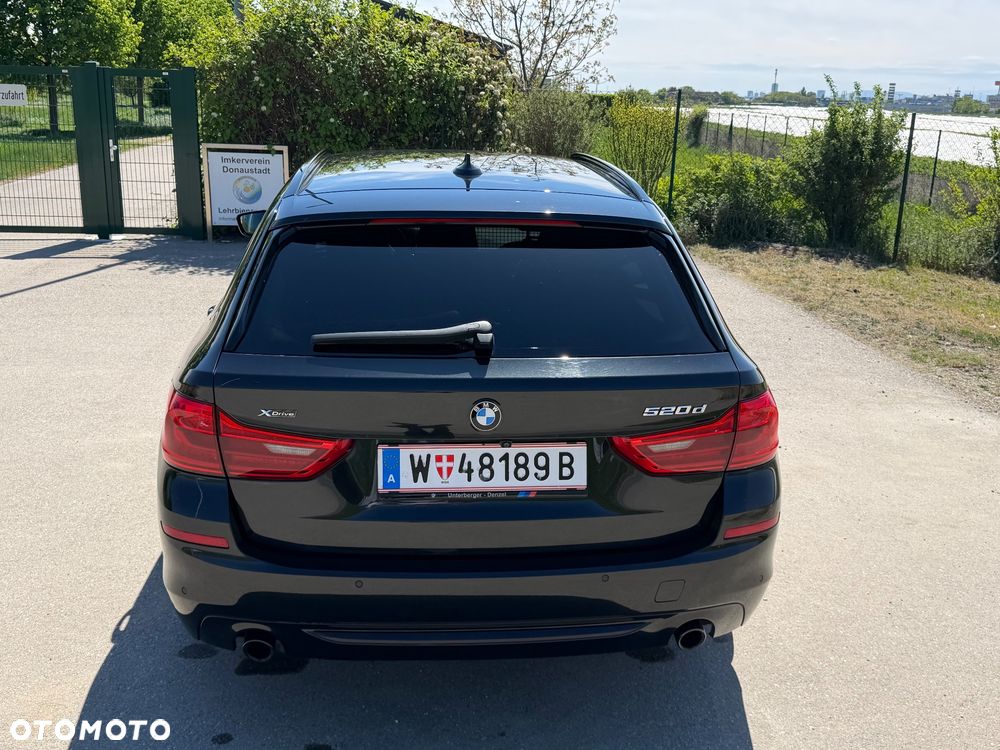 BMW Seria 5 520d xDrive MHEV Sport Line sport - 11