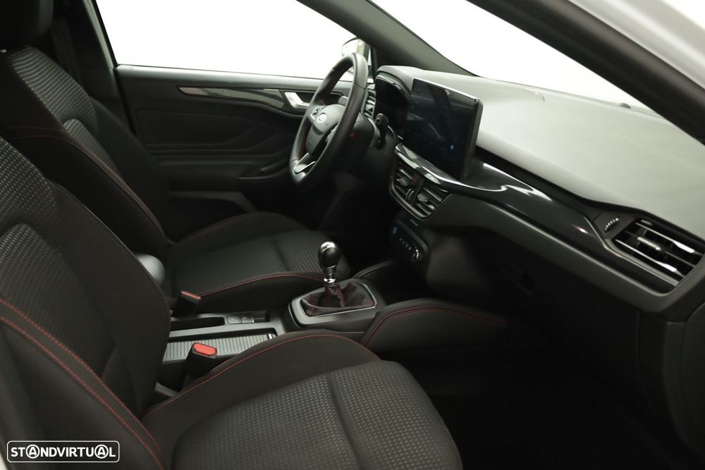Ford Focus 1.0 EcoBoost MHEV ST-Line X - 21