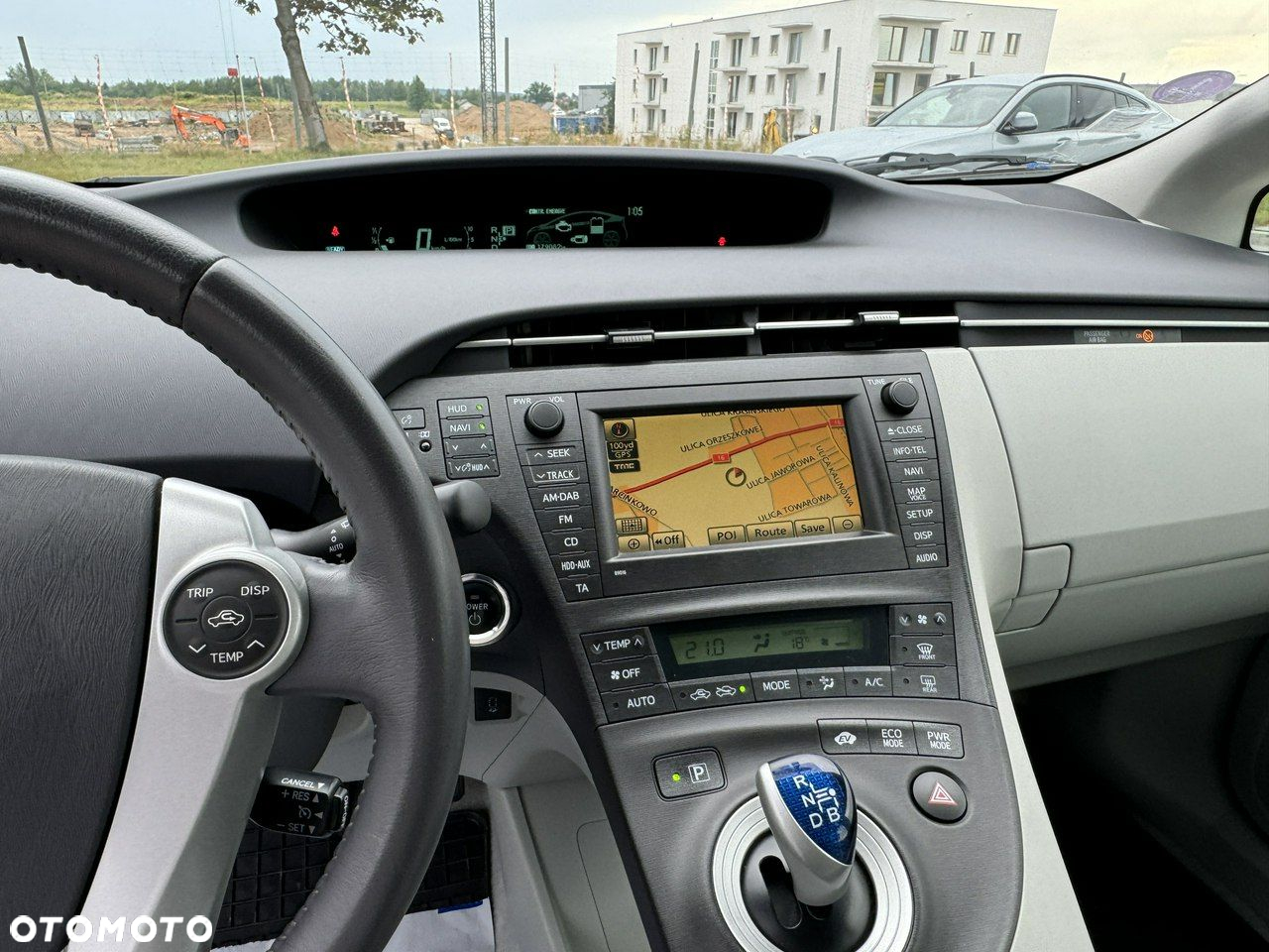 Toyota Prius 1.8 HSD Premium - 26