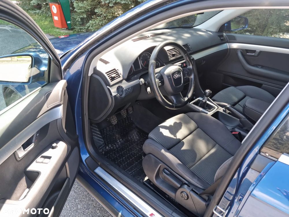 Audi A4 Avant - 16