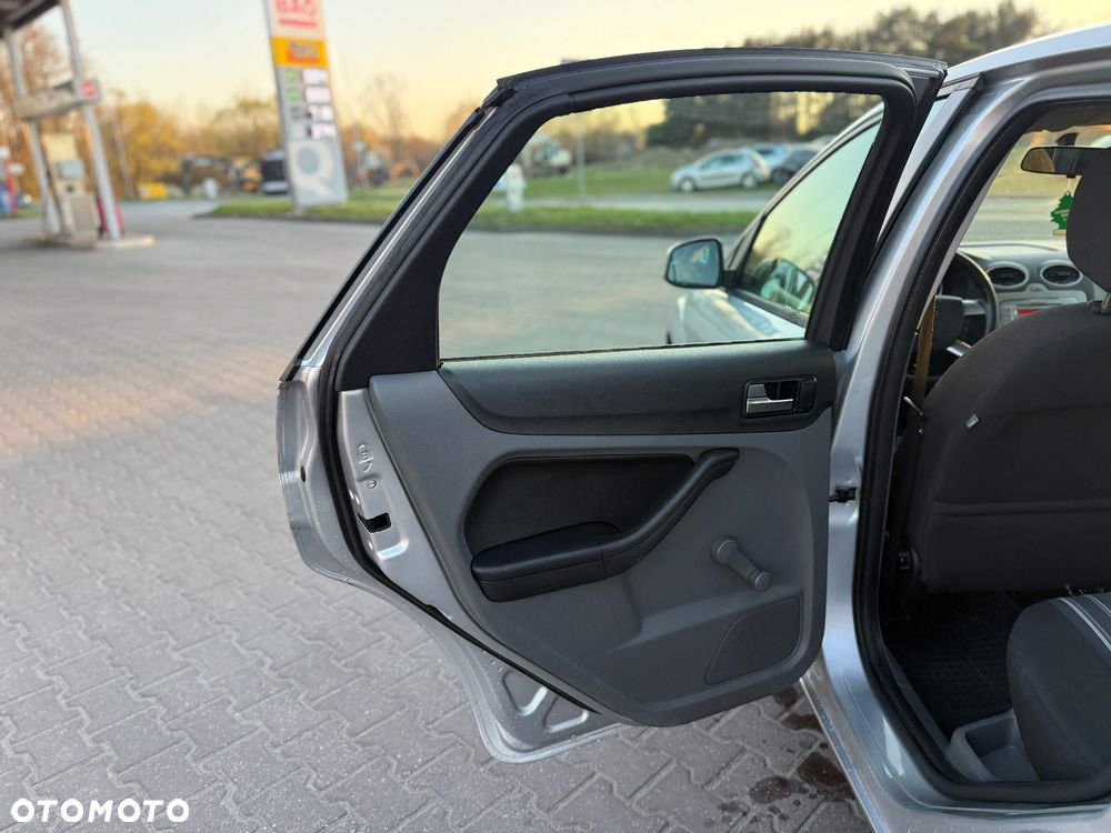 Ford Focus 1.6 TDCi DPF Style+ - 14