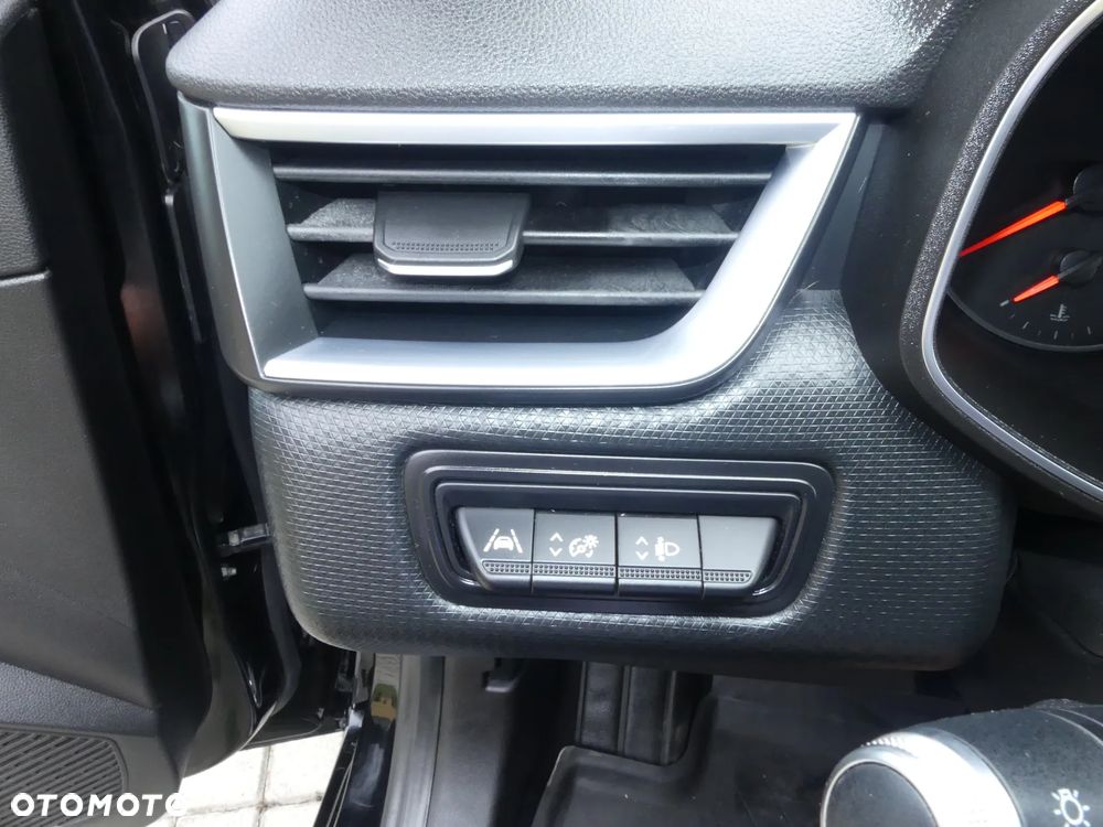Renault Clio - 32