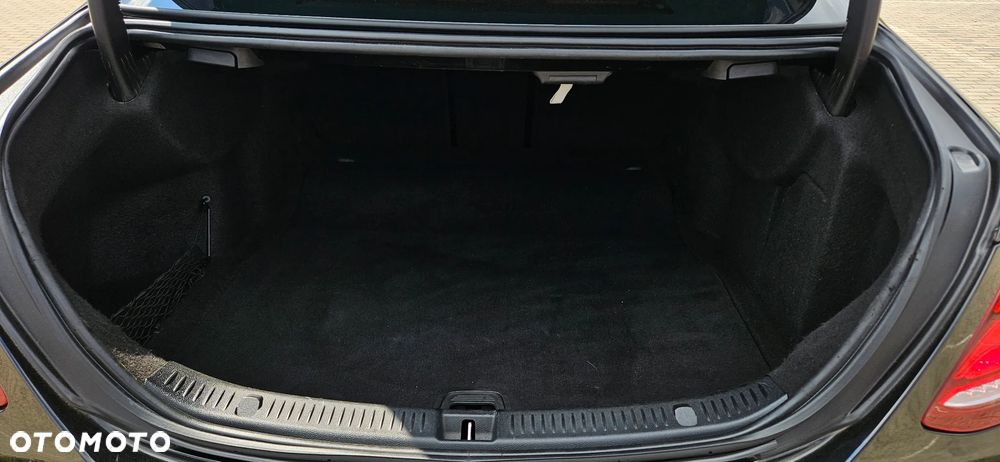 Mercedes-Benz Klasa E 220 d 4Matic 9G-TRONIC Avantgarde - 20