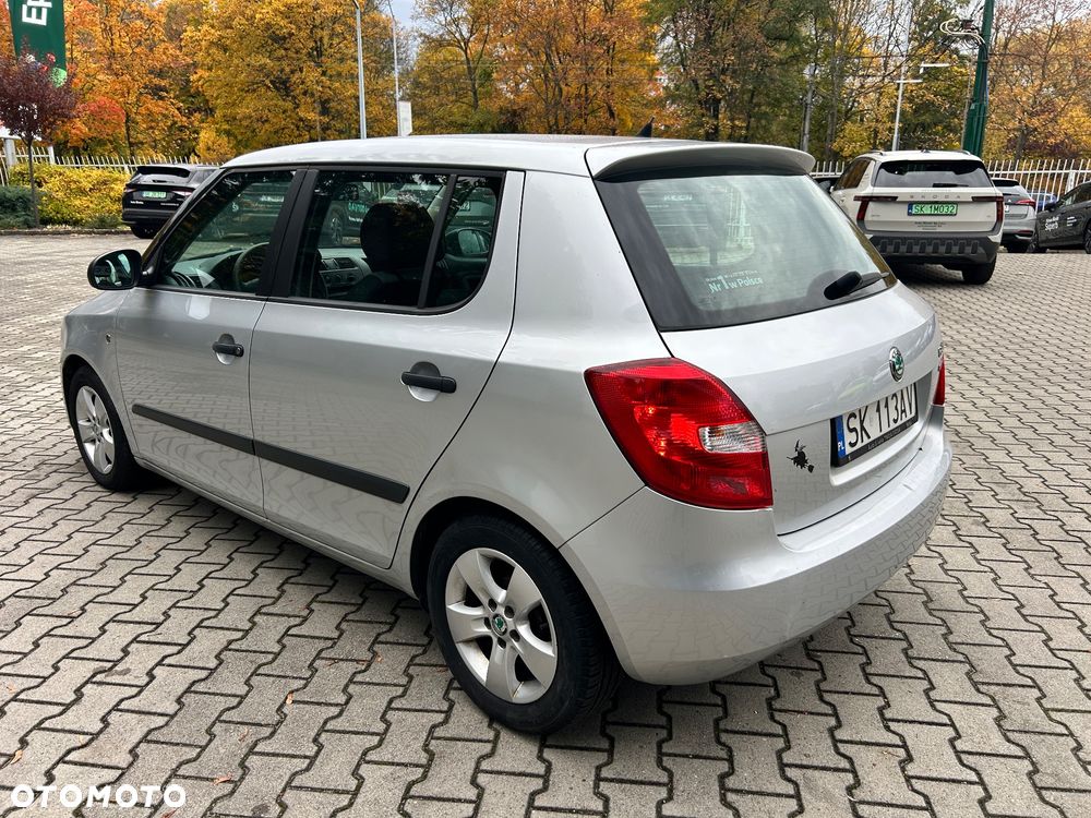 Skoda Fabia 2012 photo 5