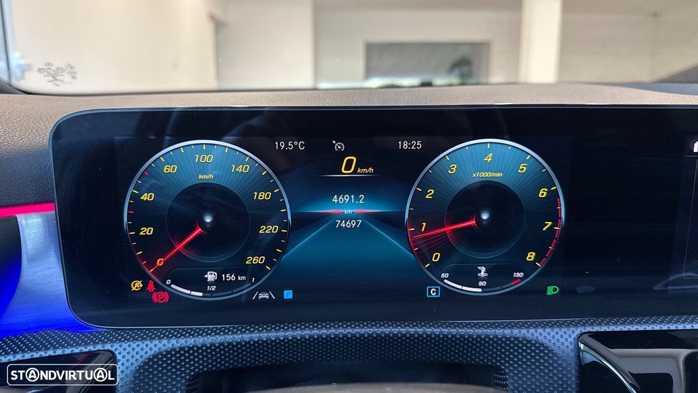 Mercedes-Benz A 180 AMG Line - 25