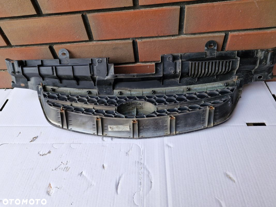 GRILL ATRAPA CHŁODNICY PRZÓD KIA SHUMA II 2 - 5