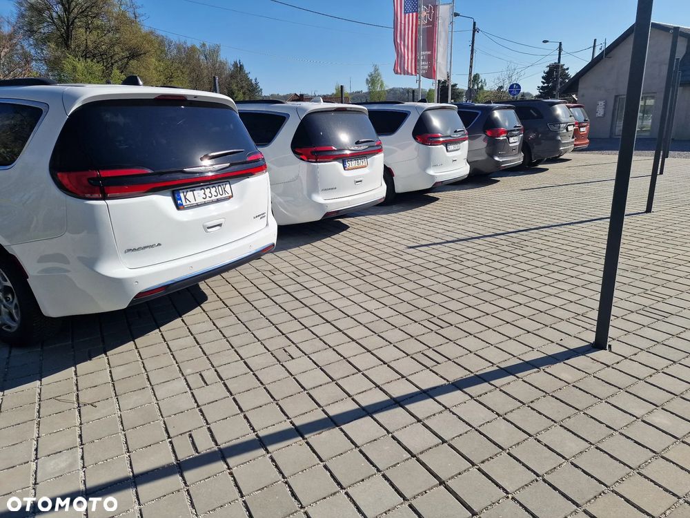 Chrysler Pacifica - 6