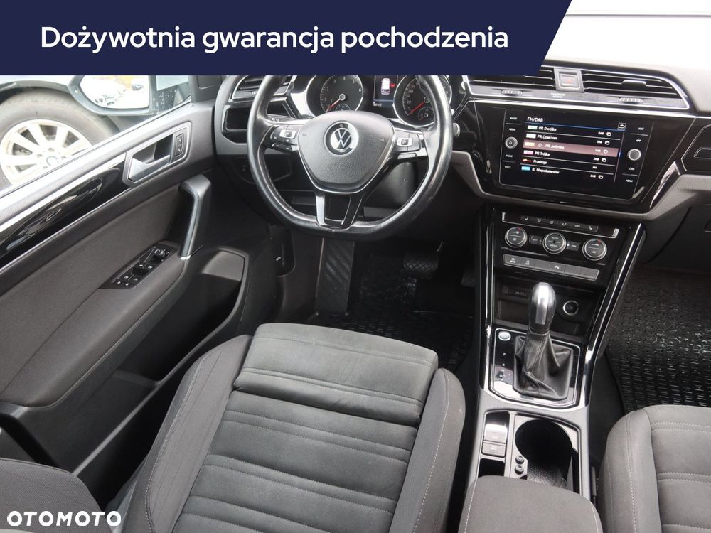 Volkswagen Touran - 8