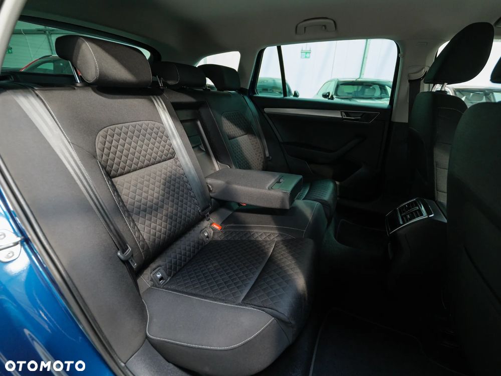 Skoda Superb 2.0 TDI SCR Ambition - 23