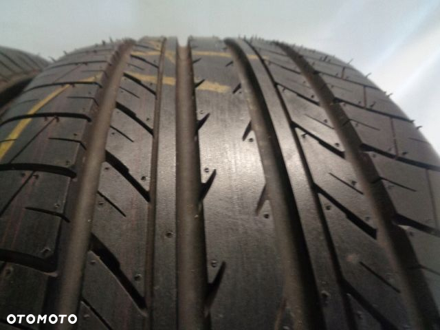 YOKOHAMA BLUEARTH E70 225/55R18 98H - 6