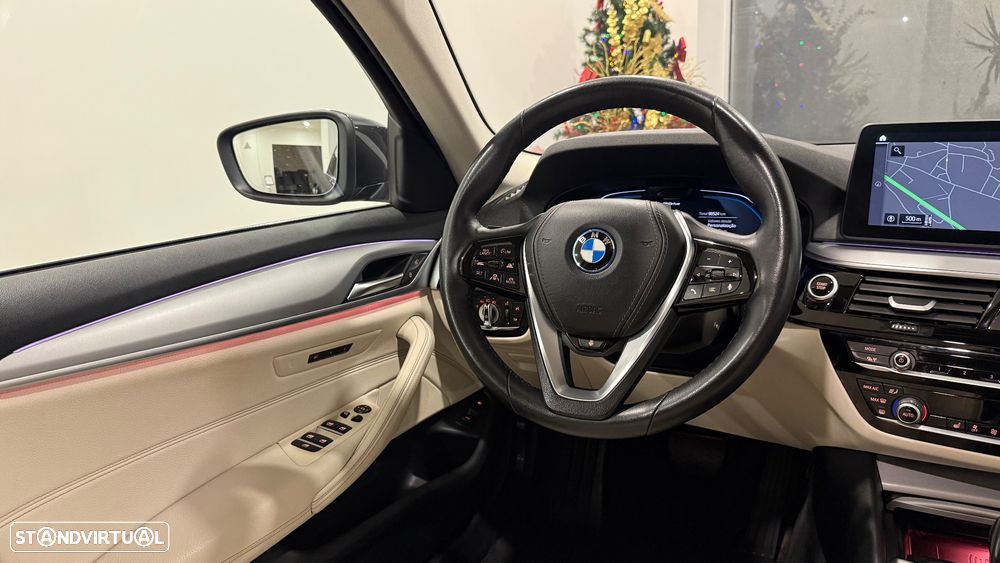 BMW 520 e Touring Aut. Luxury Line - 17
