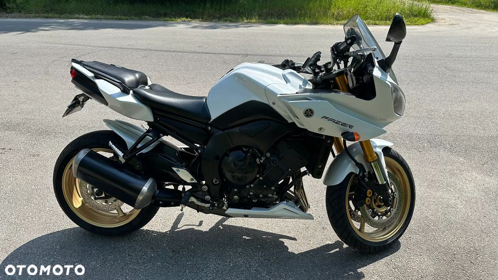 Yamaha FZ8 - 4