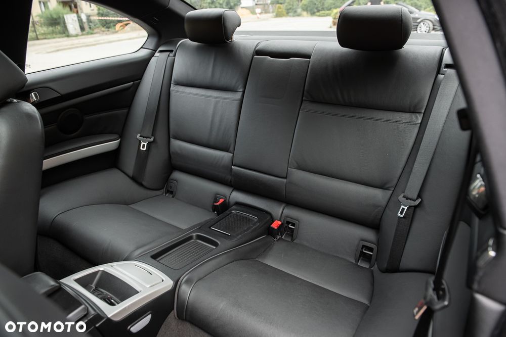 BMW Seria 3 325i xDrive M Sport Edition - 25