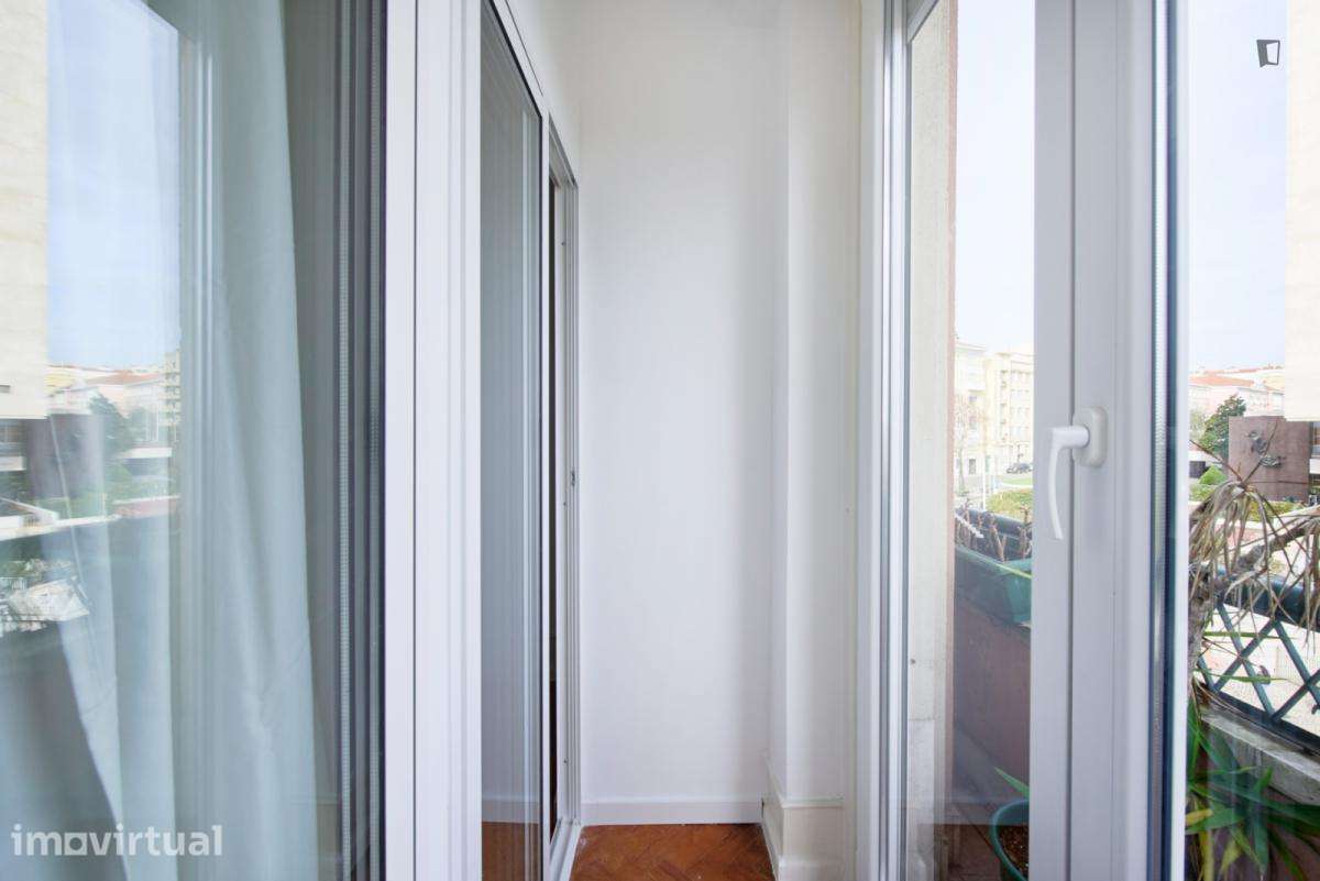 Quarto - localizado em Marquês de Pombal Lisbon - Grande imagem: 4/24