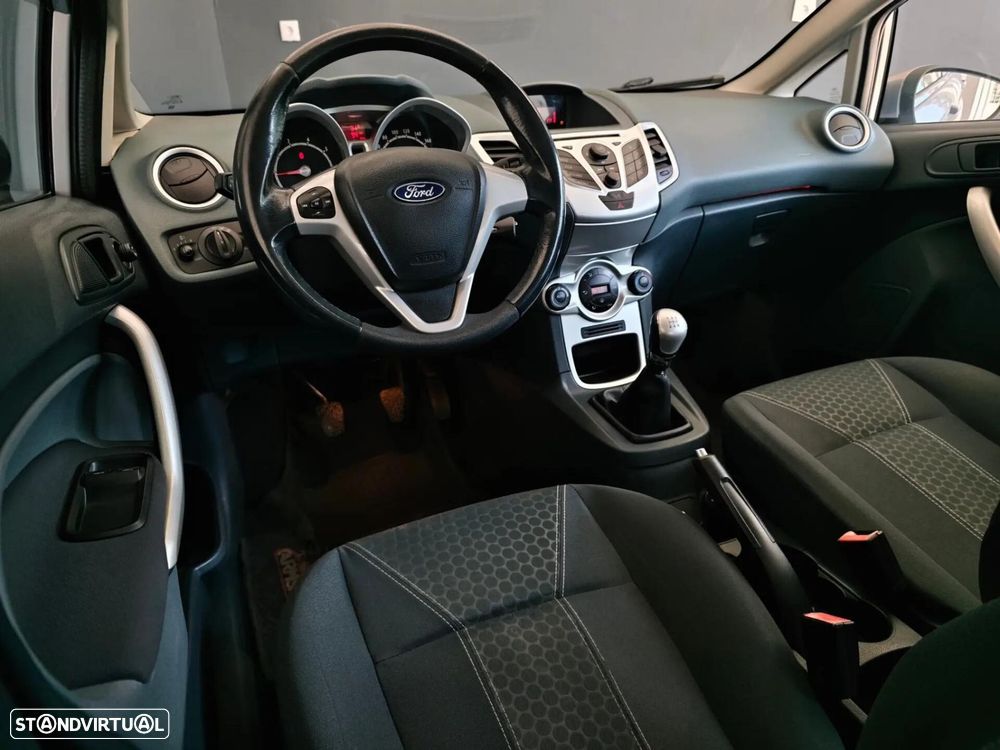 Ford Fiesta 1.25 Titanium - 34