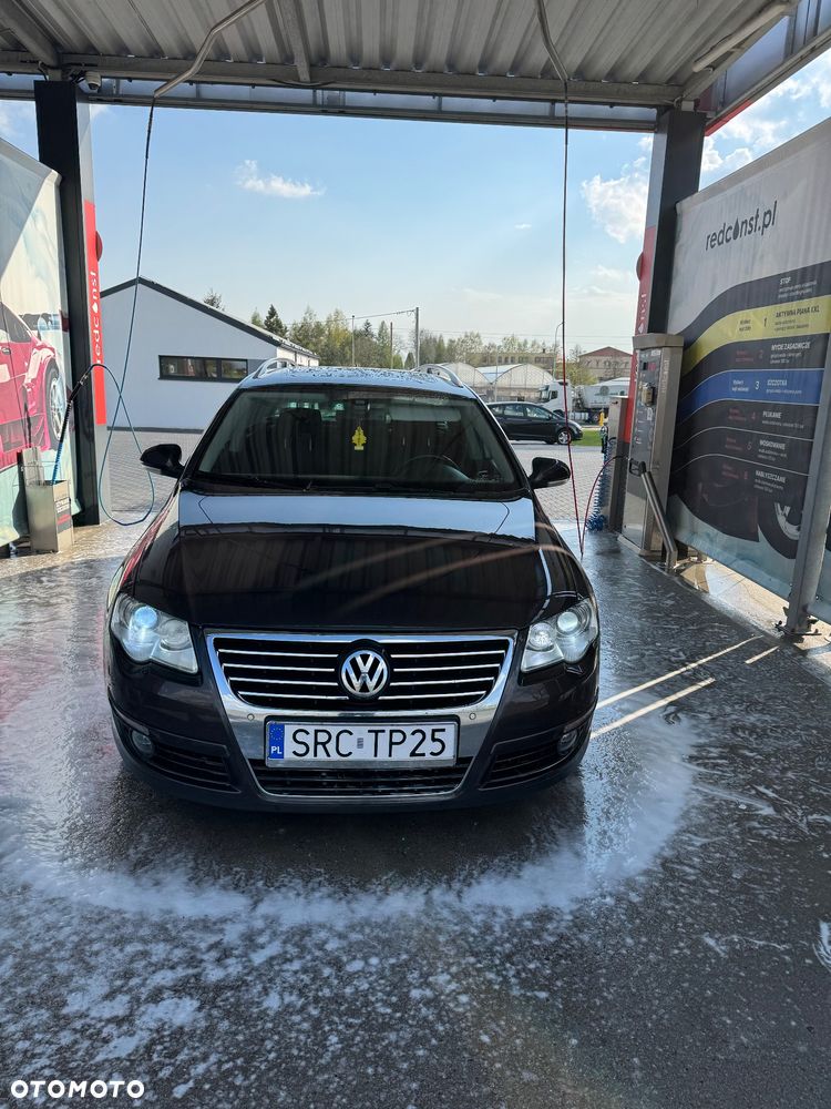 Volkswagen Passat 2.0 TDI DPF BlueMotion Technology Trendline - 1