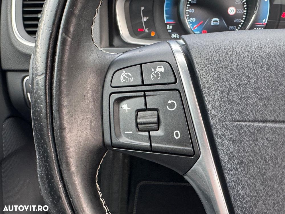 Volvo V60 D6 Twin Engine Geartronic RDesign - 30
