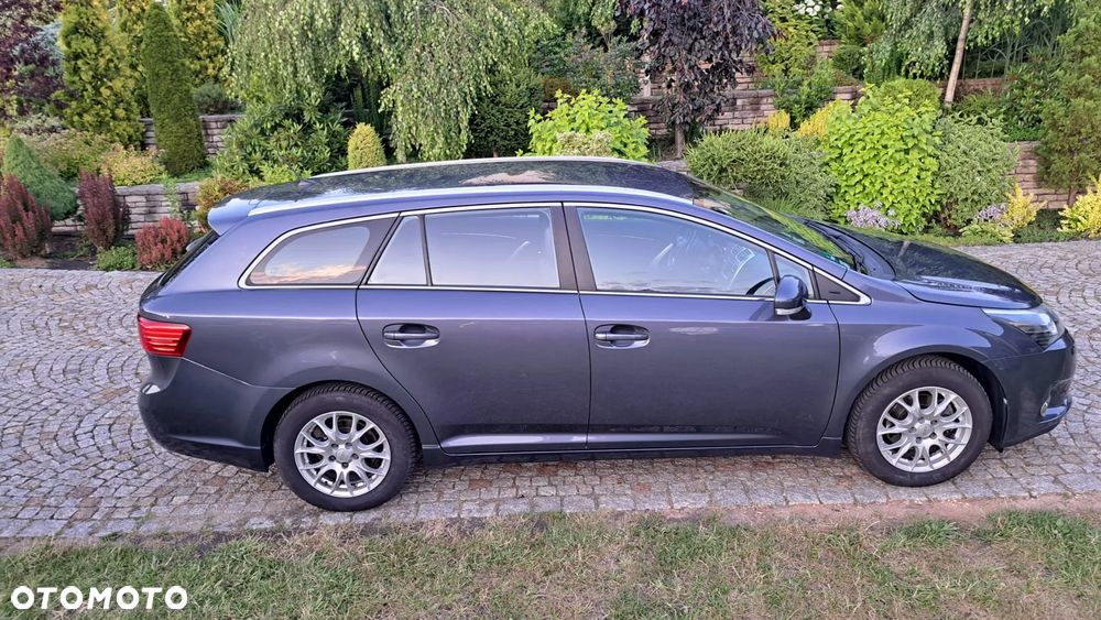 Toyota Avensis 1.8 Premium - 7