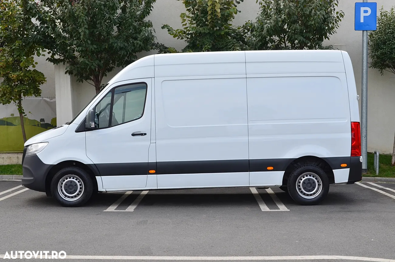 Mercedes-Benz Sprinter - 2