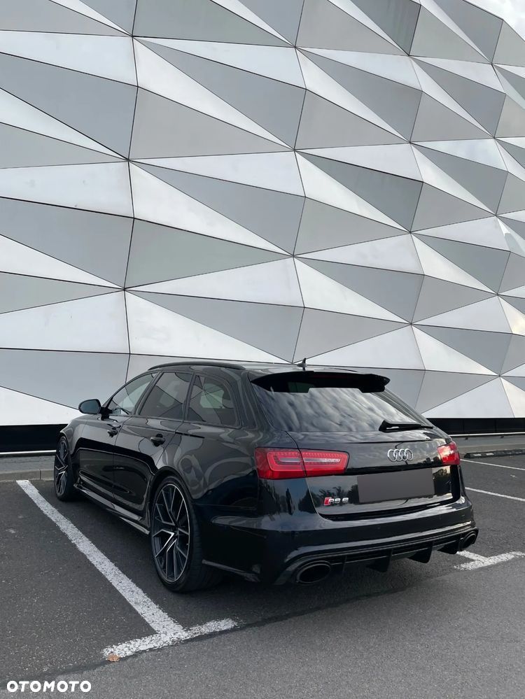 Audi RS6 Avant - 10