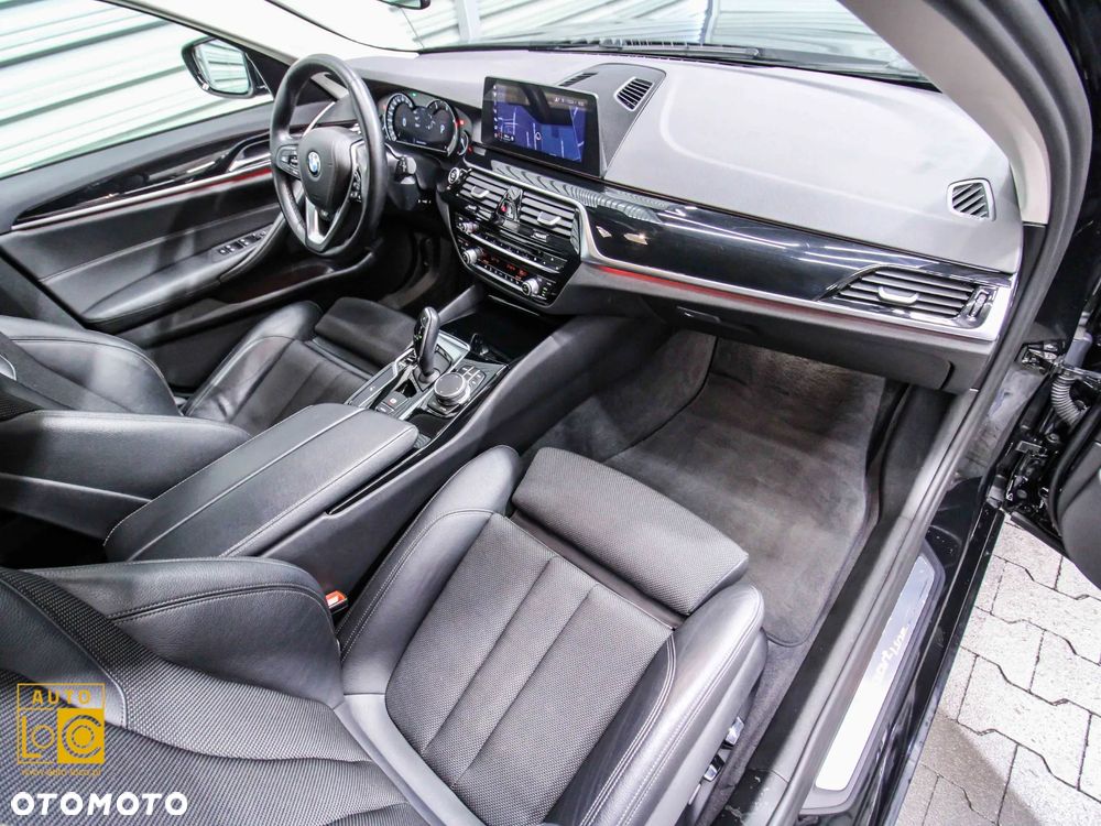 BMW Seria 5 520d M Sport Edition - 9