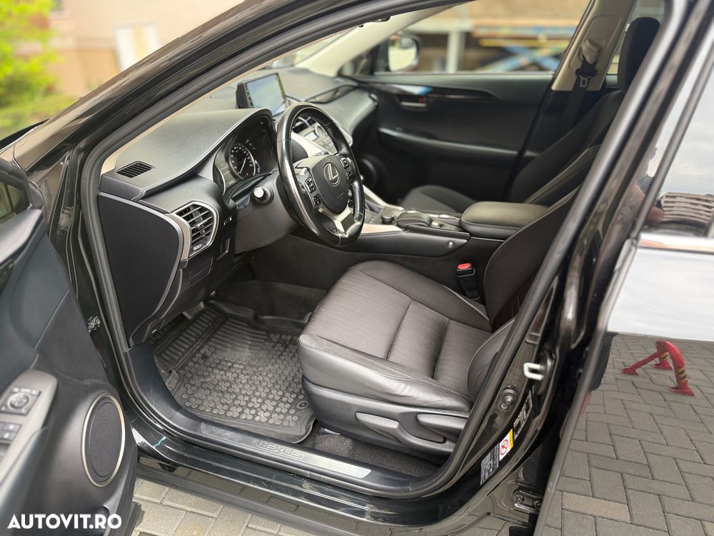 Lexus Seria NX - 13