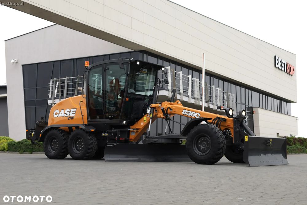 Case 836C AWD - 1